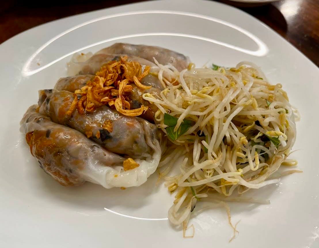 THỰC ĐƠN ĐA DẠNG CÁC LOẠI BÁNH CUỐN TẠI CỬA HÀNG NAM VIỆT