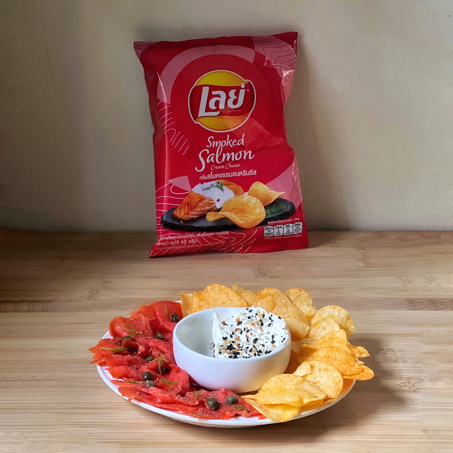 Thai Lays เลย์คลาสสิค กลิ่นสโมคแซลมอนครีมชีส with smoked salmon, capers, and cream cheese with everything bagel seasoning
