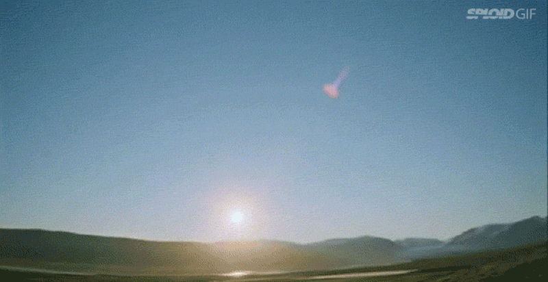 The sun doesn't sets in the arctic : r/gifs