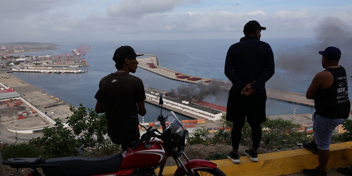 U.S. Forces Kidnap Venezuelan President Nicolás Maduro in Midnight Operation