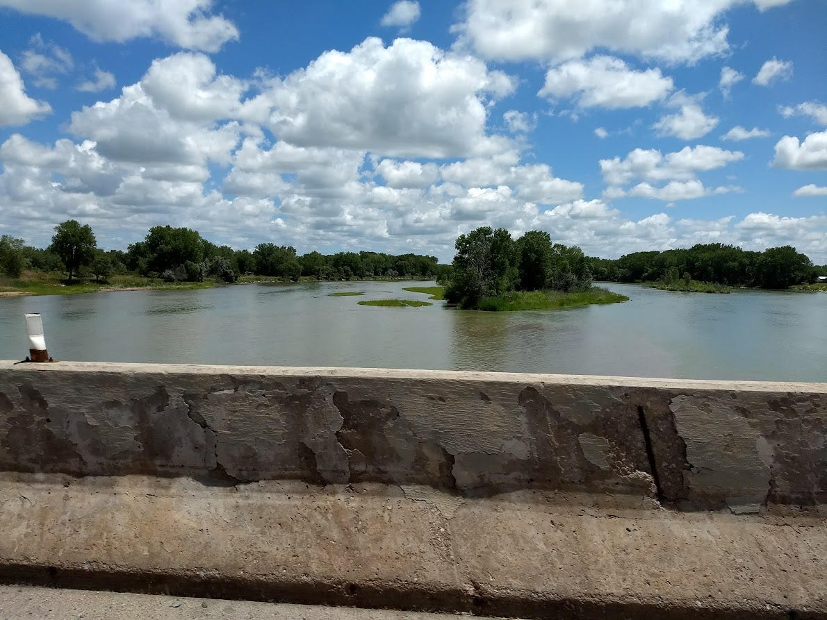 Platte River showing different streams and islands Platte River showing different streams and islands