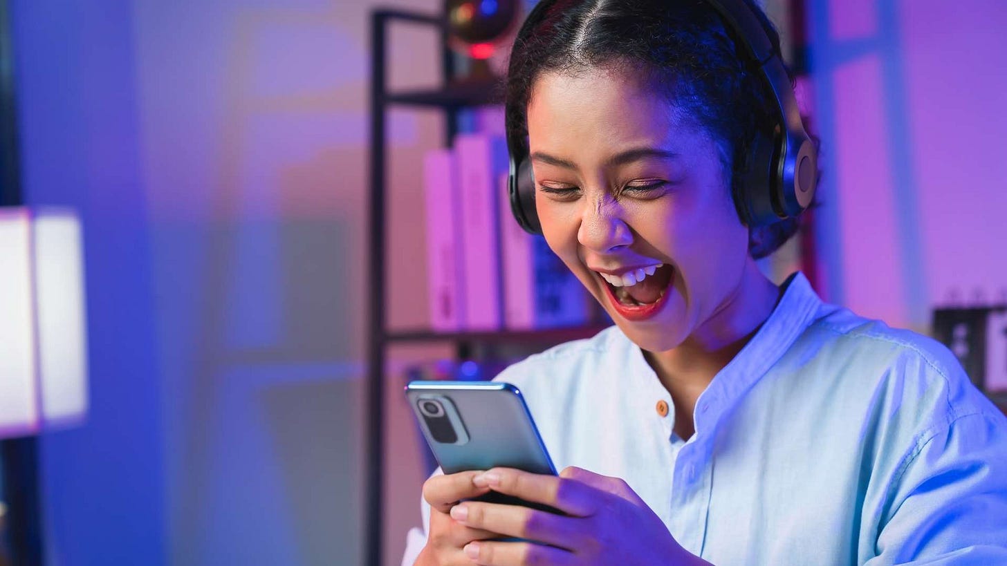 Học-hỏi-kinh-nghiệm-sử-dụng-mạng-xã-hội-của-những-người-có-sức-ảnh-hưởng-trong-lĩnh-vực-marketing