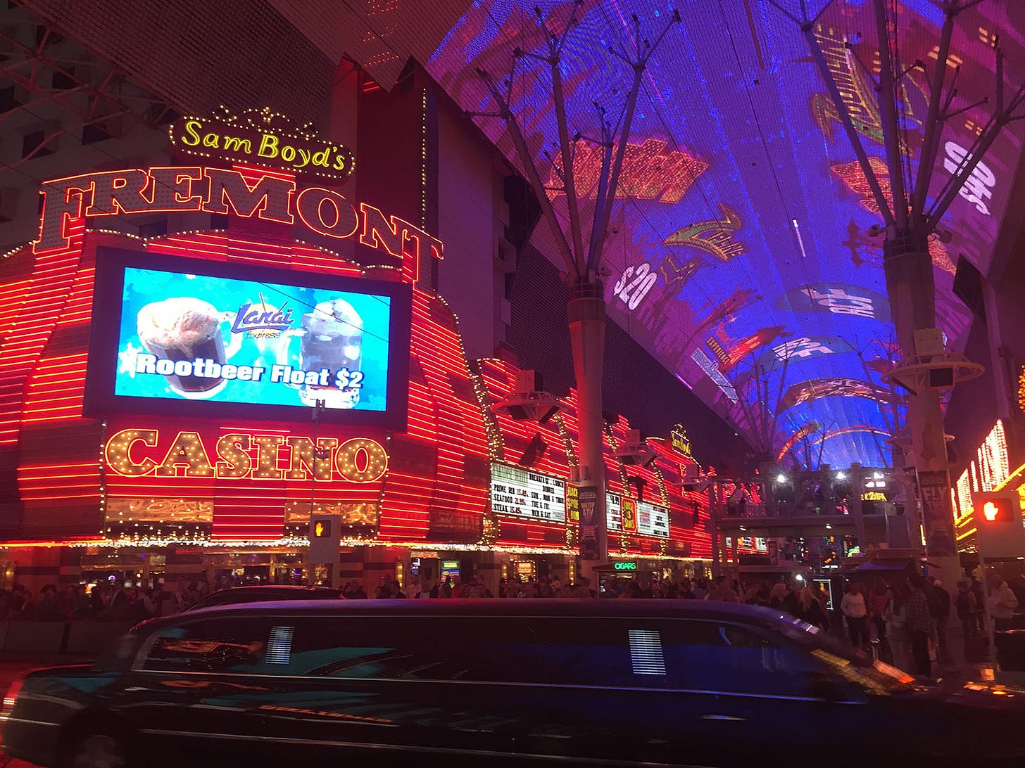Screaming neon casinos in Las Vegas