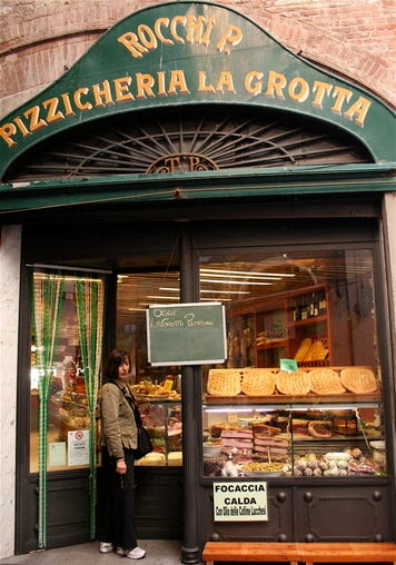 Tusc_pizzicherria_la_grotta_exterio Tusc_pizzicherria_la_grotta_exterio