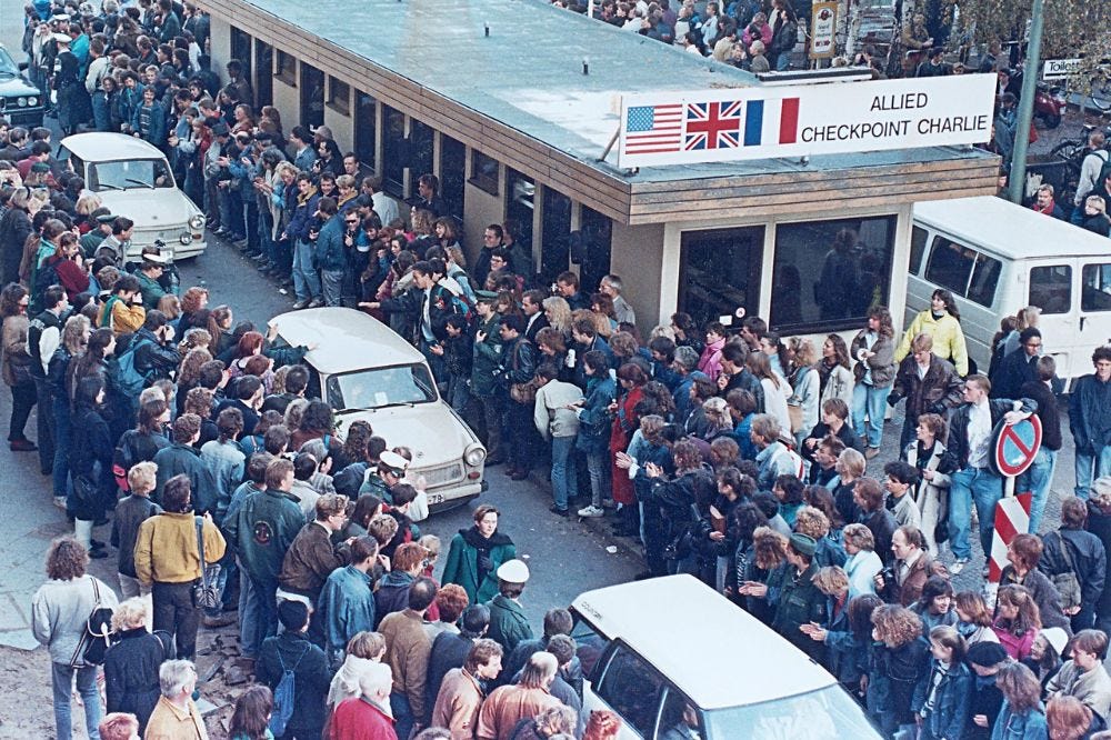 Pictures of Epic Traffic Jam in Berlin in November 1989