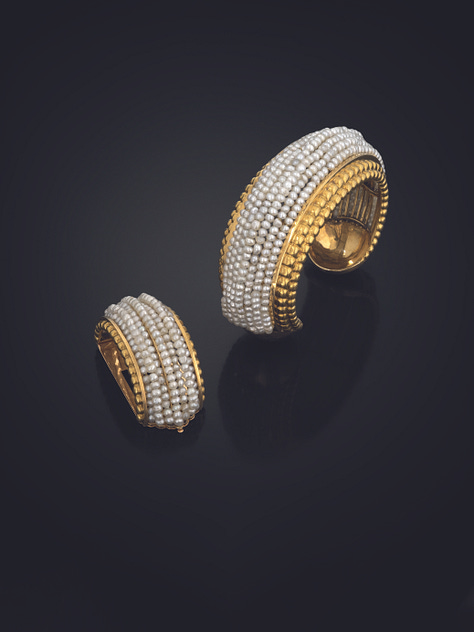 Items from the Paris, City of Pearls exhibition at L'Ecole School of Jewellery Arts