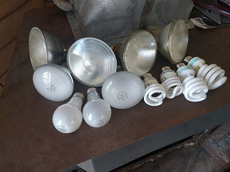 File:A variety of lightbulbs.jpg File:A variety of lightbulbs.jpg