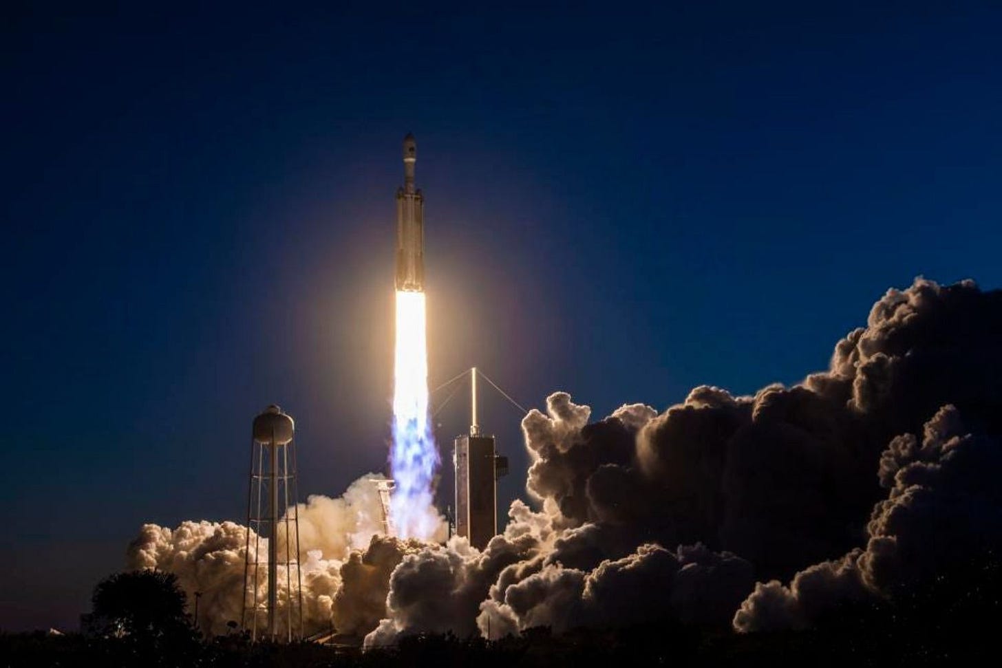 5 foguetes da SpaceX, de Elon Musk, que tiveram seus lançamentos adiados 5 foguetes da SpaceX, de Elon Musk, que tiveram seus lançamentos adiados