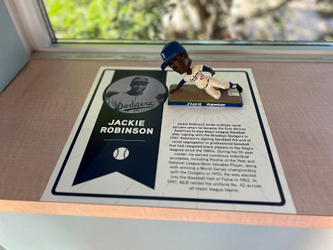 bobblehead, shelves, gallery