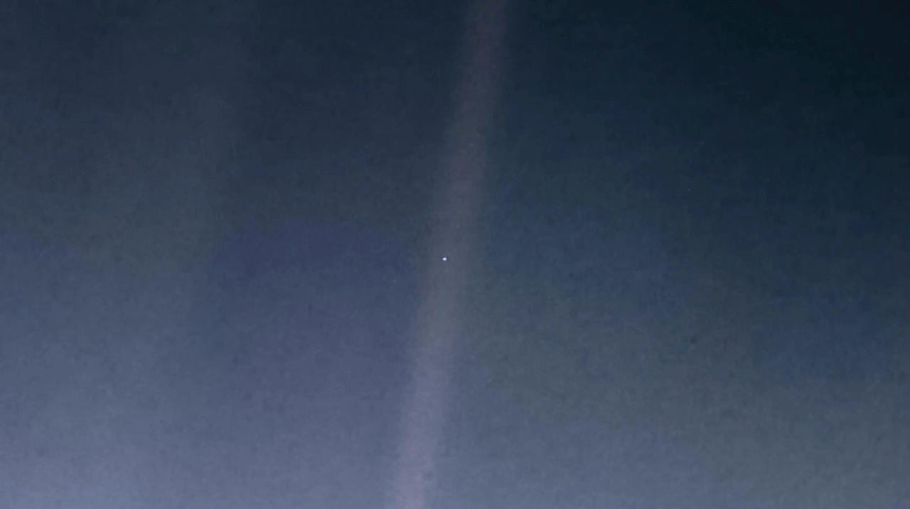 PALE BLUE DOT EARTH VOYAGER 1 NASA GLOSSY POSTER PICTURE PHOTO PRINT BANNER 8603 - Picture 1 of 1 PALE BLUE DOT EARTH VOYAGER 1 NASA GLOSSY POSTER PICTURE PHOTO PRINT BANNER 8603 - Picture 1 of 1