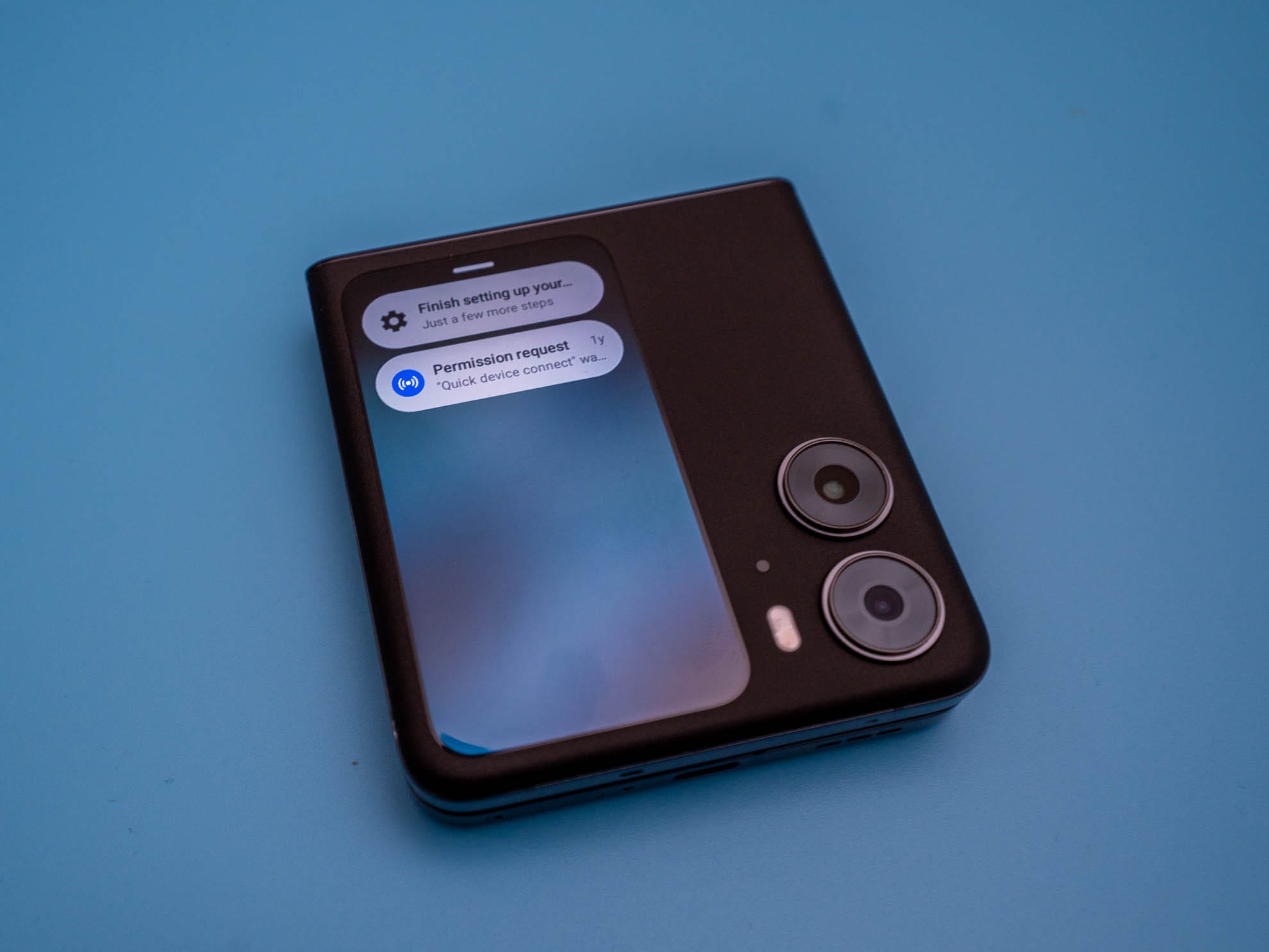 Notifications on the Oppo Find N2 Flip Cover Screen (credit: Nirave Gondhia)