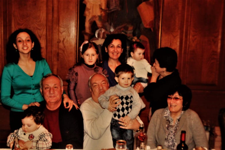 Sergey Bagapsh wıth his family