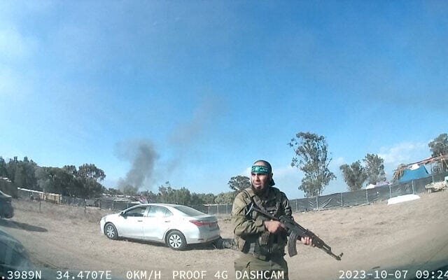 Hamasin terroristi 7.10.2023 Israelissa suorittamassa terrori-iskua.