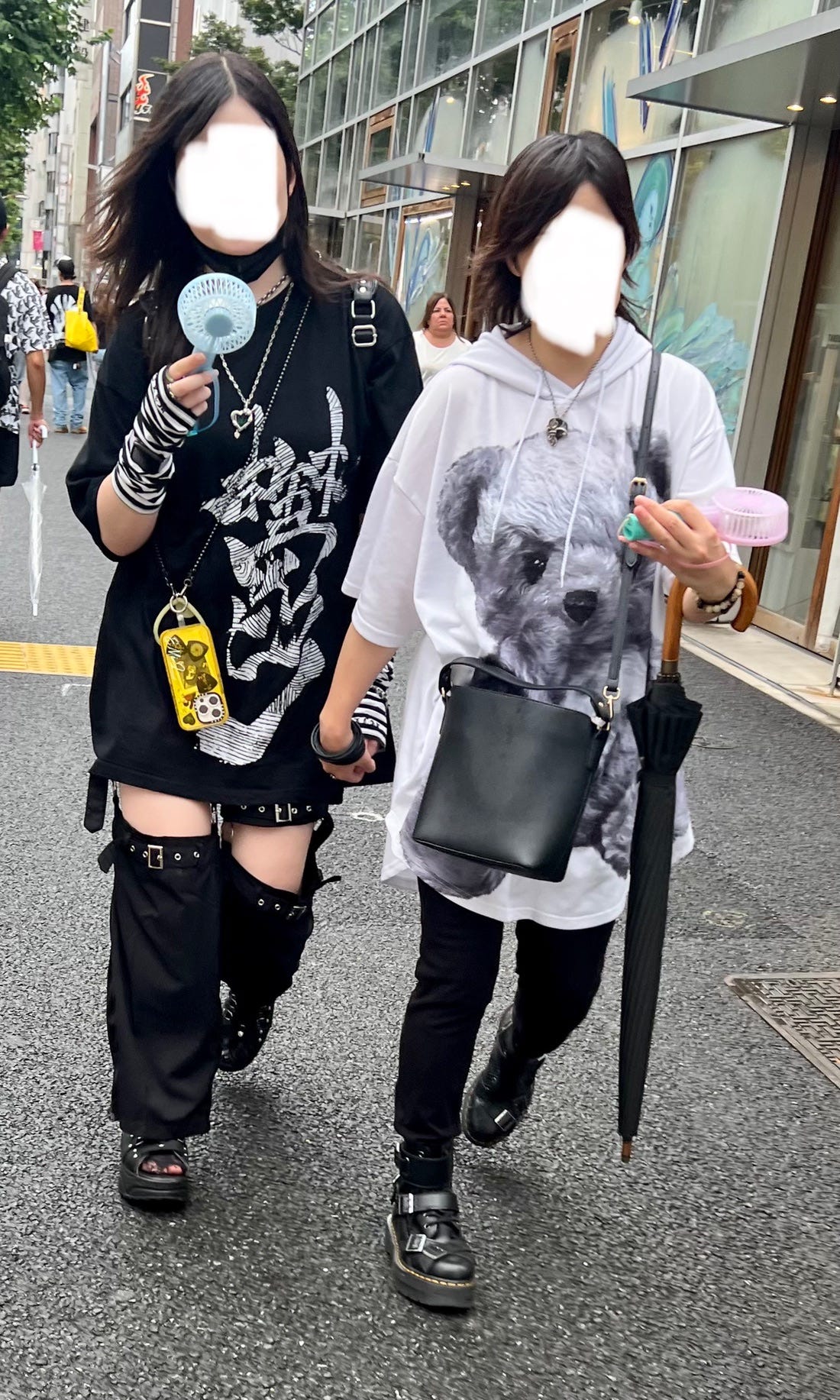 Style On The Streets Of Japan - by Irene Kim () Style On The Streets Of Japan - by Irene Kim ()