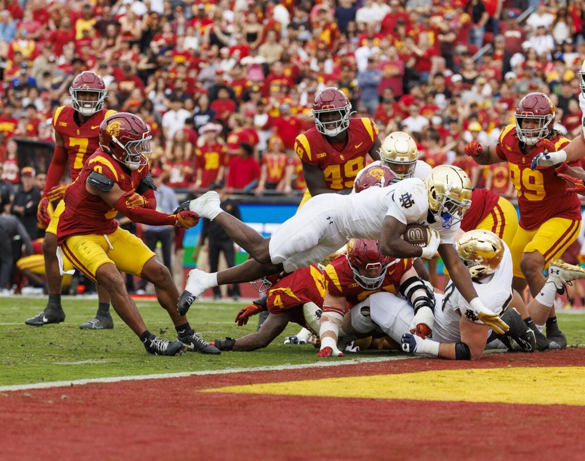 USC pushes Notre Dame, falls after disastrous fourth quarter - Los Angeles  Times