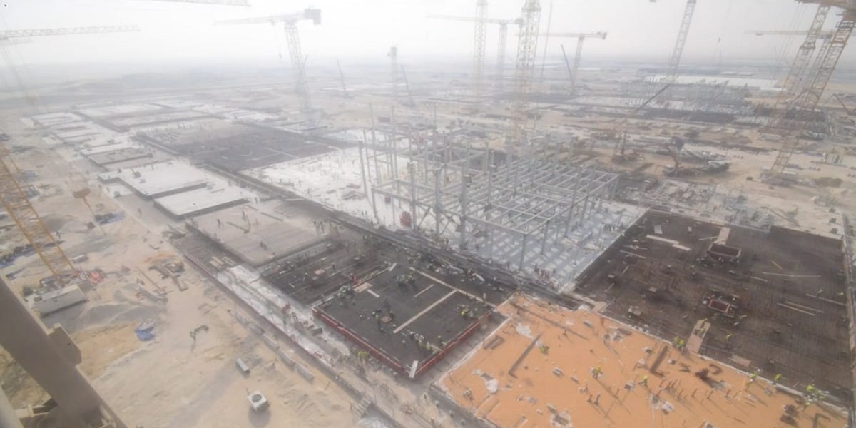 人工智慧在阿拉伯聯合大公國：美中AI競合的關鍵搖擺票