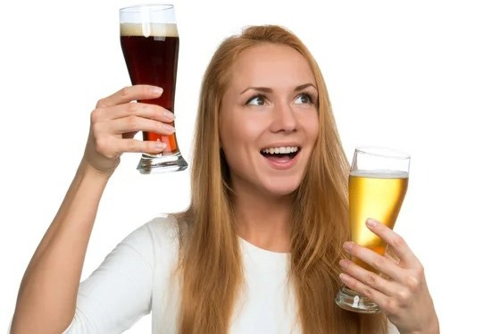 Imágenes de Mujer cerveza libres de derechos | Depositphotos