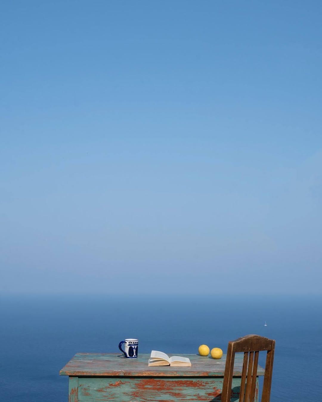 No photo description available.