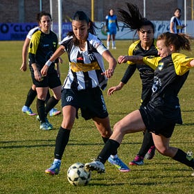 La 10ma trajo sorpresas en el ascenso y solo un partido en la "A"