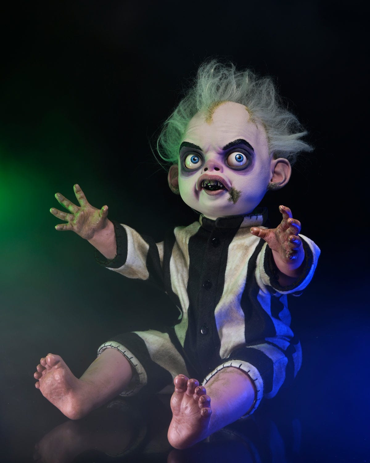 Beetlejuice Beetlejuice Life-Size Baby Beetlejuice 1:1 Prop Replica - – NECA