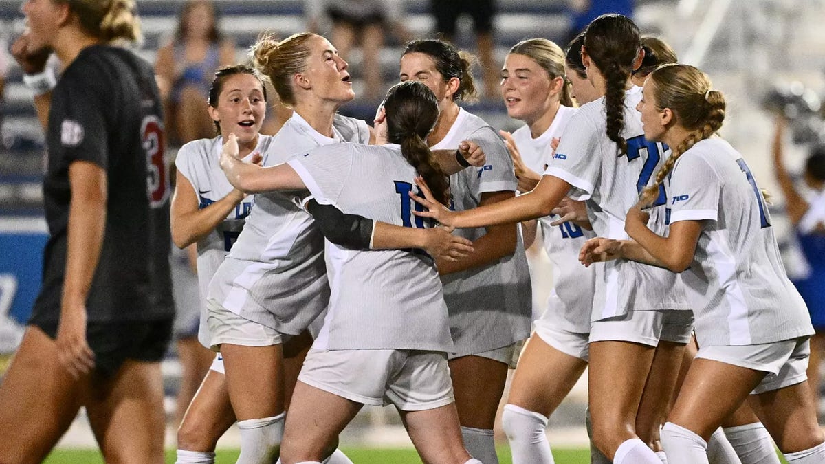 Late Alabama penalty kick sends SLU to disappointing loss in home season opener