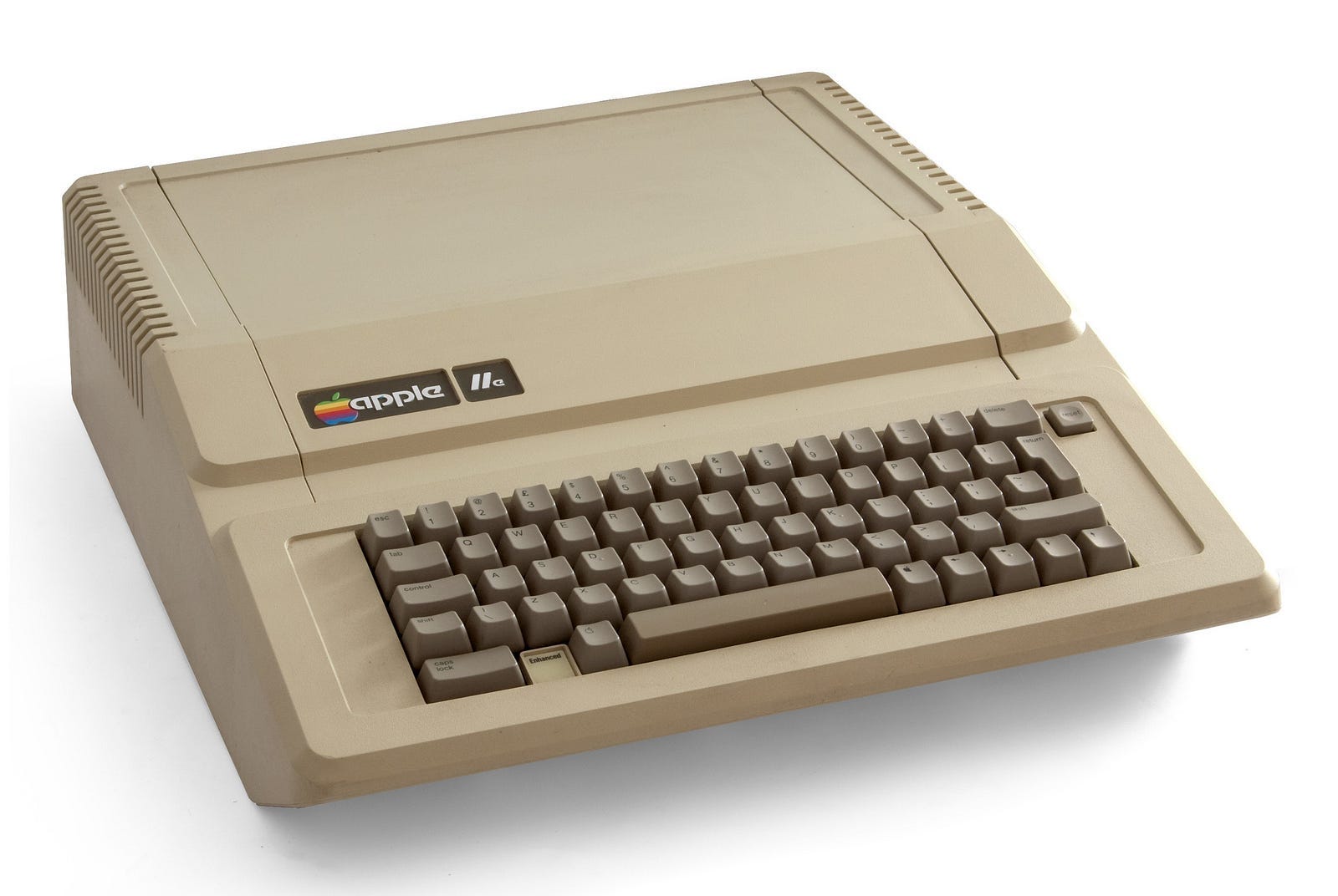The Apple II Series: A Brief Overview - by Alan J. Edmonds
