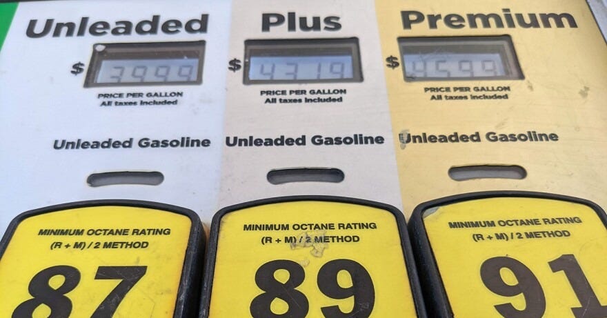 Average price per gallon of regular unleaded gas is below $4 in Arizona for  the first time in months