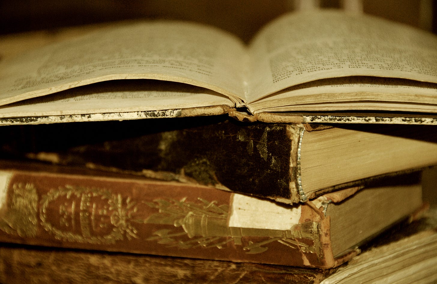 https://upload.wikimedia.org/wikipedia/commons/d/d6/Timeless_Books.jpg