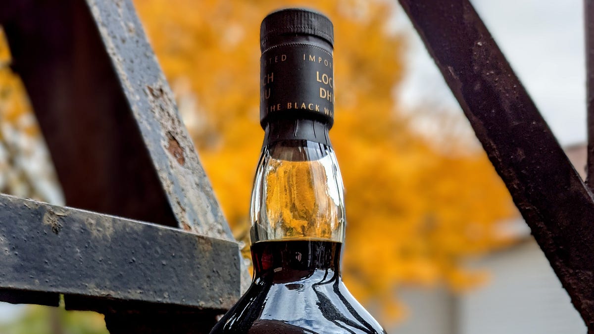 Loch Dhu 10 Year Old, 40% - by Johanna Ngoh - Distilled.