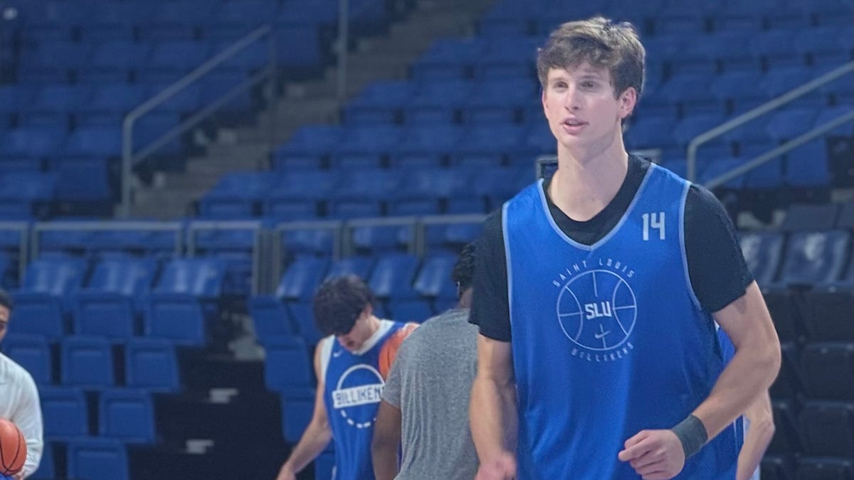 Sophomore Luke Laczkowski will become last in his (tall) family to play college sports