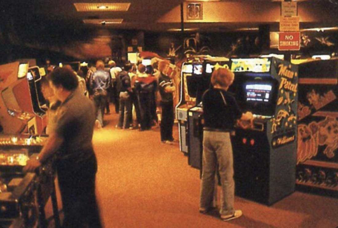 Vintage Photos of 1980s Arcades That Will Take You Back
