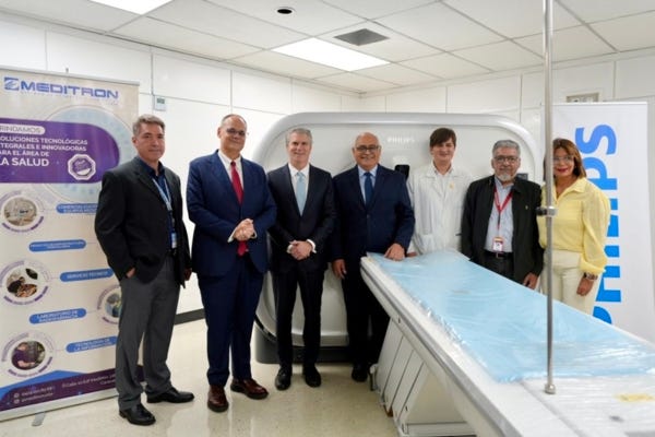 Subsecretario de Comercio de EEUU visitó el Hospital Vargas de Caracas para conocer los equipos médicos de Philips Subsecretario de Comercio de EEUU visitó el Hospital Vargas de Caracas para conocer los equipos médicos de Philips