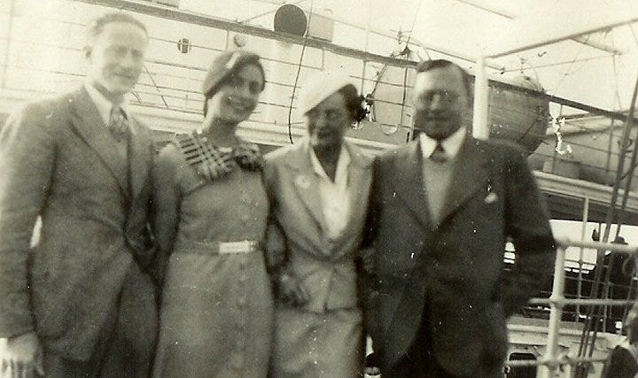 Das Ehepaar Tuchler und das Ehepaar von Mildenstein auf dem Schiff nach Palästina.