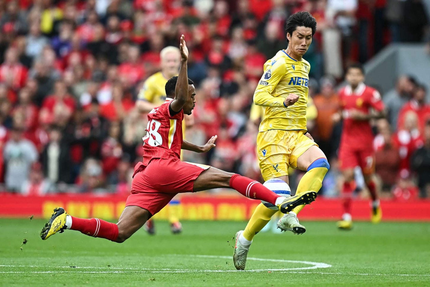 Liverpool look defensively shaky, but Ryan Gravenberch can fix it - The Athletic Liverpool look defensively shaky, but Ryan Gravenberch can fix it - The Athletic