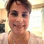 Lisa Tea's avatar