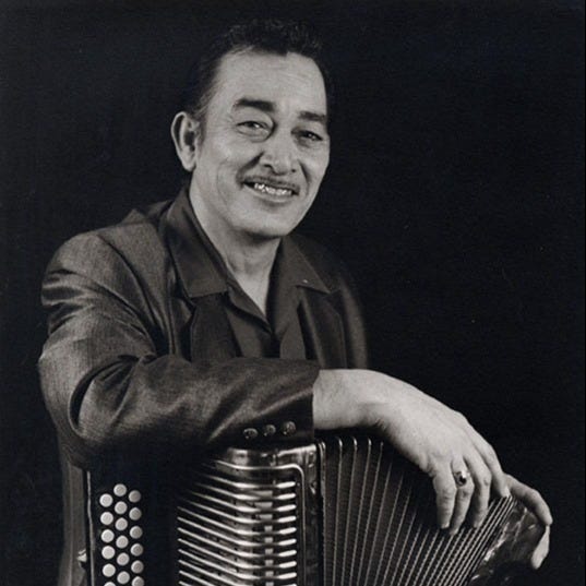 Texas accordionist, singer, and songwriter Leonardo “Flaco” Jiménez has passed away at the age of 86.