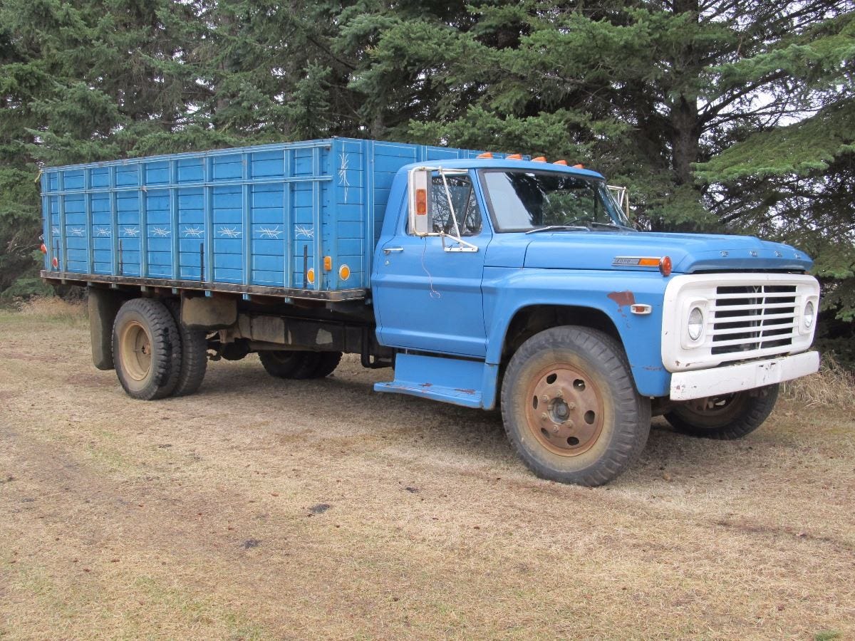 1972 FORD 600 - 3 TON GRAIN TRUCK 1972 FORD 600 - 3 TON GRAIN TRUCK