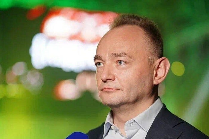 На фото Максим Паршин – которого, получается, бизнесмен перепутал со своей женой На фото Максим Паршин – которого, получается, бизнесмен перепутал со своей женой