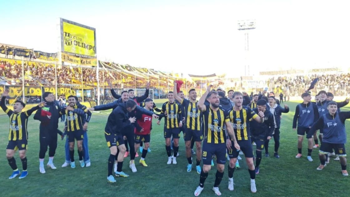 Olimpo venció 3-2 a Villa Mitre en un partido con cinco expulsados
