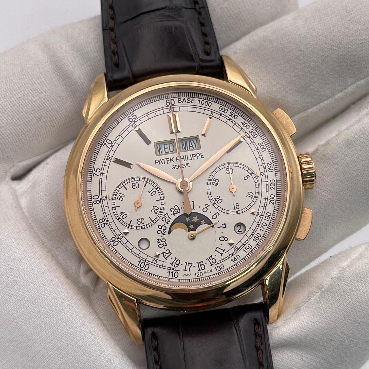 2018 Patek Philippe Perpetual Calendar Chronograph Rose Gold / Silvered 5270R-001 Listing Image 1