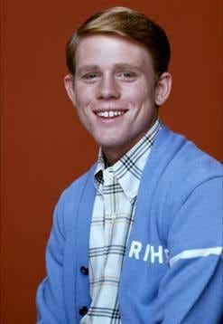 Happy Days - Richard J. "Richie" Cunningham is the middle child and ...