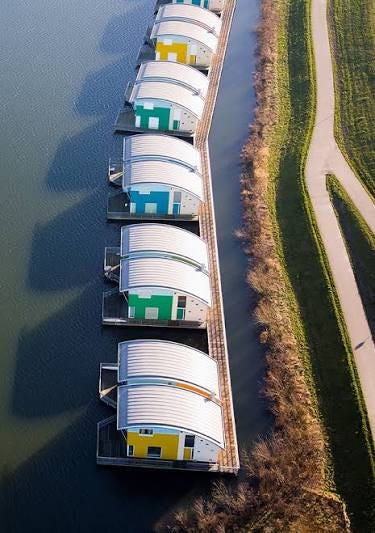 Floating house in Maasbommel, Netherlands anchored to piers and able to... | Download Scientific Diagram Floating house in Maasbommel, Netherlands anchored to piers and able to... | Download Scientific Diagram