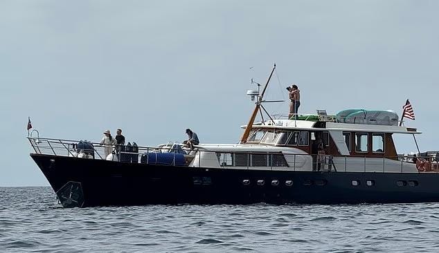 Katy Perry and Justin Trudeau were spotted lip-to-lip on a luxury yacht.