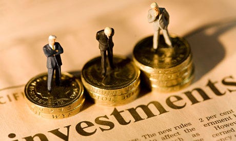 An image of 3D models of investors contemplating Startup Investments