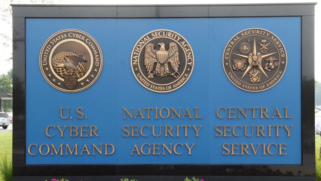 Le Cyber Command américain a attaqué une « ferme à trolls » russe lors ...