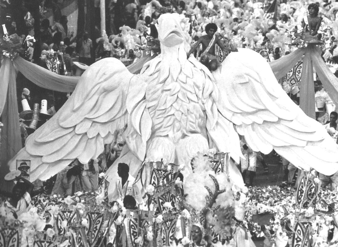 Ficheiro:Desfile da Escola de Samba Beija-Flor - 1976.jpg – Wikipédia, a  enciclopédia livre