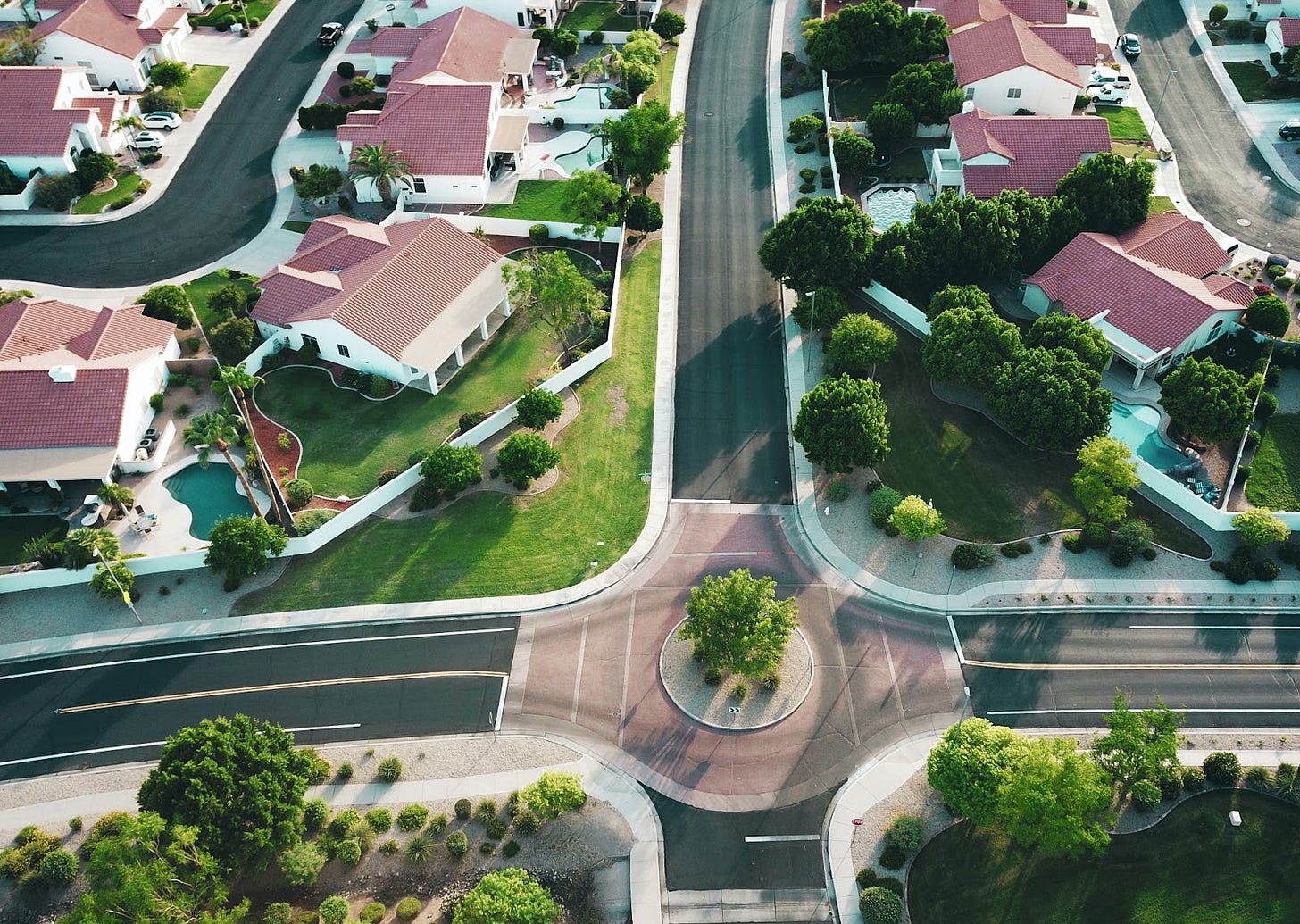 Aerial view of a neighborhood

Description automatically generated