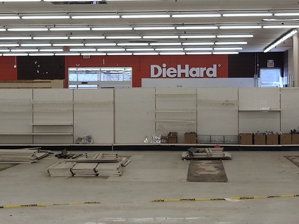 File:Kmart Avenel - Final day 05.jpg
