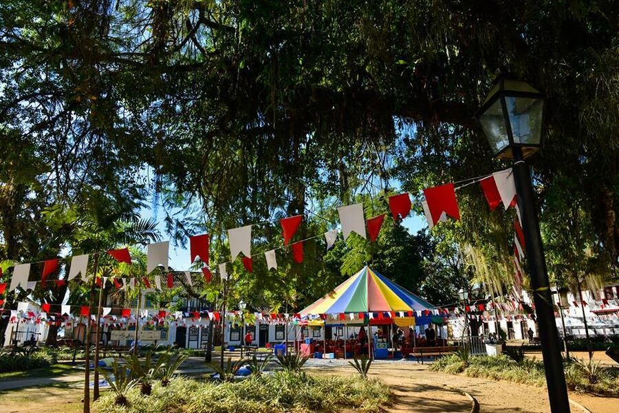 Pessoas em um parque

O conteúdo gerado por IA pode estar incorreto.