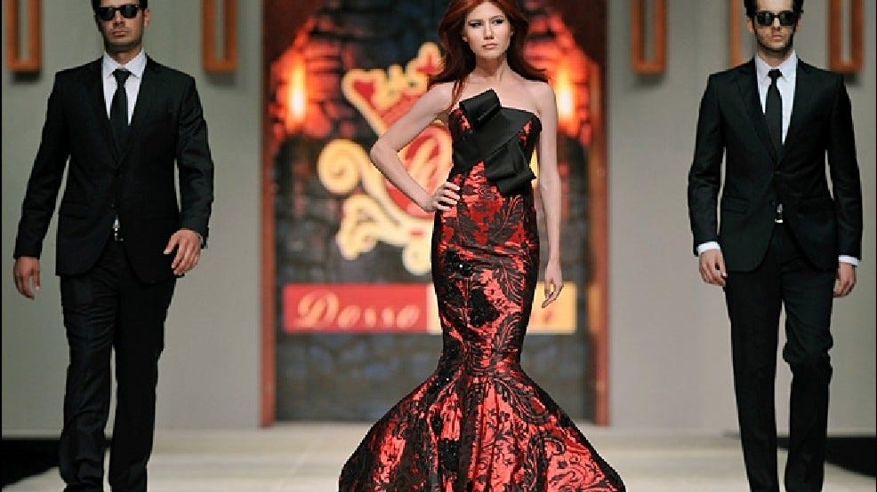 Captured Russian spy Anna Chapman hits the catwalk | KATU